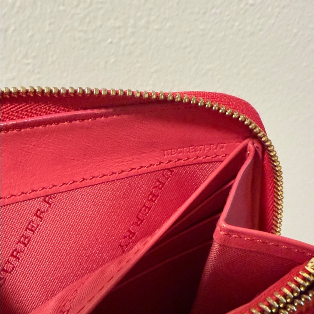 Burberry Red Wallet with Iconic Check Pattern - Picture 12 of 17